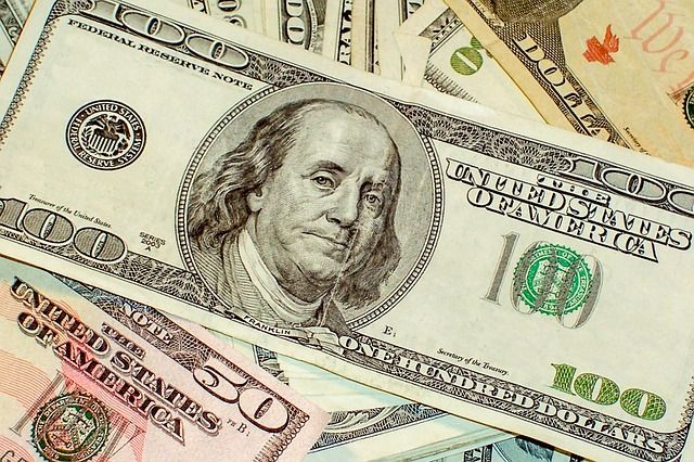 El peso inicia la sesión con una depreciación de 2.37% o 51.8 centavos, cotizando alrededor de 22.36 pesos por dólar, ante un fortalecimiento generalizado del dólar estadounidense, permitiendo que el índice ponderado de la divisa gane 0.61%, algo no visto desde el 15 de abril.