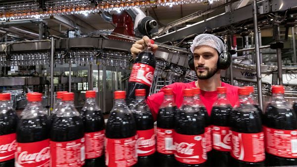 Algunos embotelladores de Coca-Cola usan blockchain para incorporar a sus proveedores, de acuerdo con un informe de la Conferencia de Naciones Unidas sobre Comercio y Desarrollo (UNCTAD). Some Coca-Cola bottlers use blockchain to onboard their suppliers, according to a report from the United Nations Conference on Trade and Development (UNCTAD).