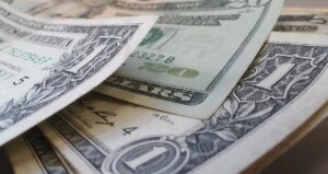 El peso gana frente al dólar: cotiza en 19.91 unidades