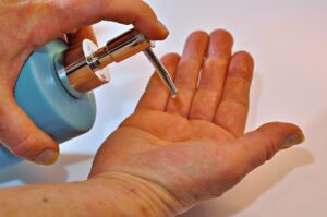 Geles antibacteriales contra Covid-19: Secretaría de Economía publicará una NOM