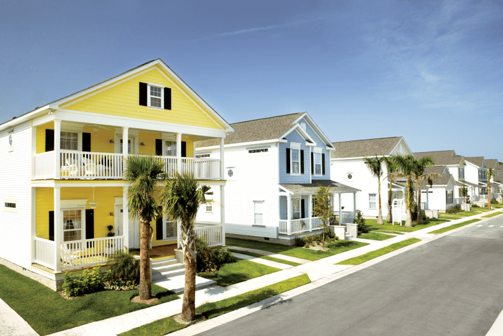 Según el Instituto de Vivienda Manufacturada, se enviaron 106,000 casas prefabricadas con código HUD en Estados Unidos durante 2021. According to the Manufactured Housing Institute, 106,000 HUD-coded manufactured homes were shipped in the United States during 2021.