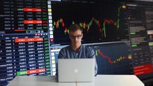 Cuatro recomendaciones claves para invertir en trading en 2025