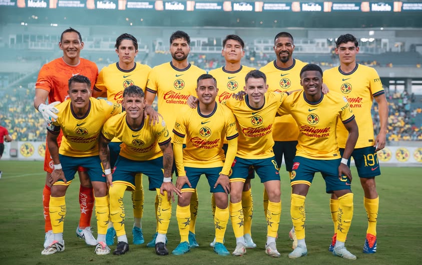 Who is Club América, and how many teams and players does it have? 