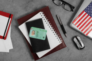 El Camino Hacia la Green Card en Texas: 7 Pasos Que Pueden Hacer el Proceso Más Sencillo