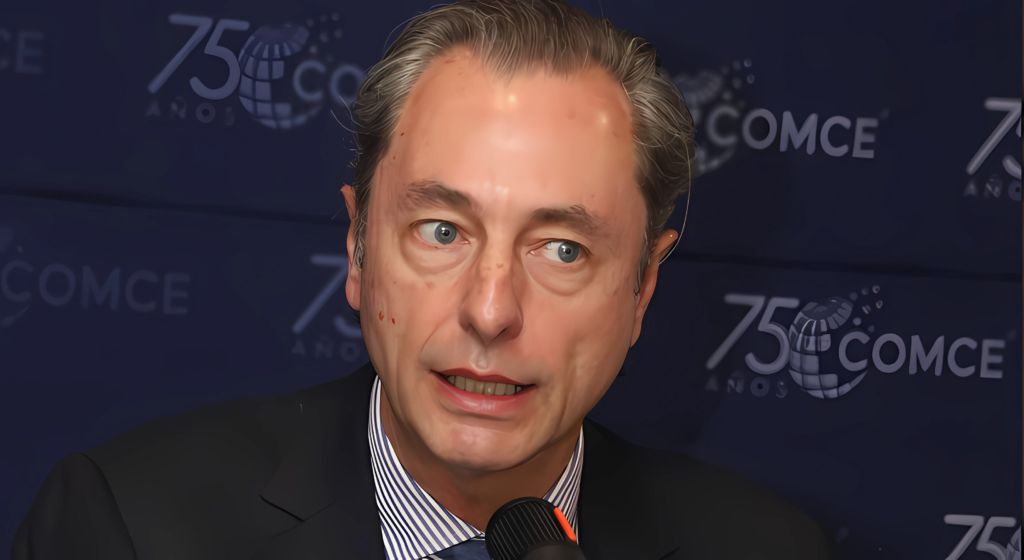 Portrait de Lorenzo Vianello, président du Comité bilatéral Mexique-Italie du Comce, s'exprimant lors d'un événement commémorant le 75e anniversaire de l'organisation à Mexico. HiRef va investir plus de 20 millions de dollars dans la production de systèmes CVC destinés aux centres de données.